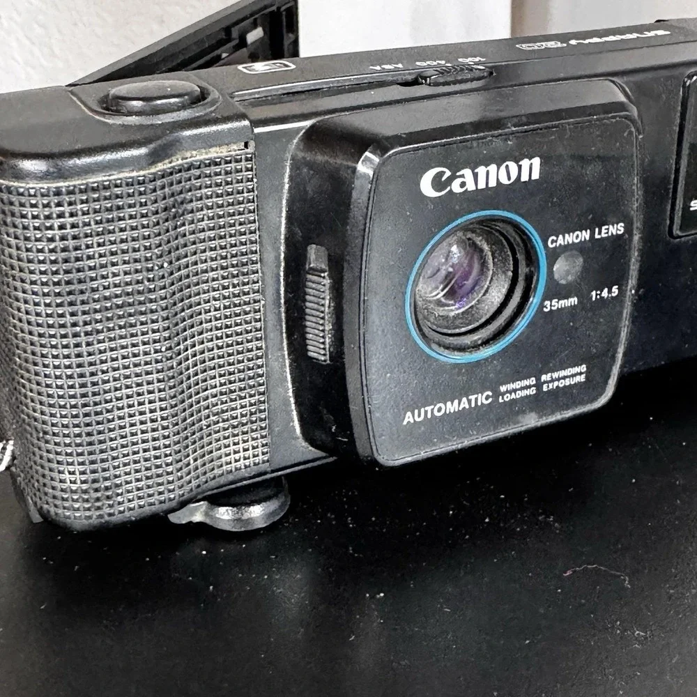 Canon Snappy 20 35mm Point & Shoot Film Camera -‎ Untested Vintage Black Camera